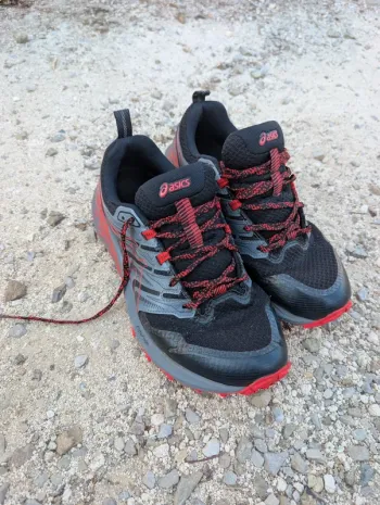 Asics Tribuco Terra Running Shoes d'occasion
