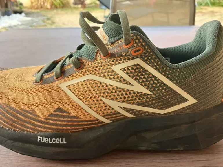 New Balance FuelCell Venym bike usato — immagine 3 di 9