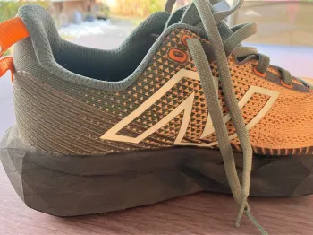 New Balance FuelCell Venym Running Shoes usato