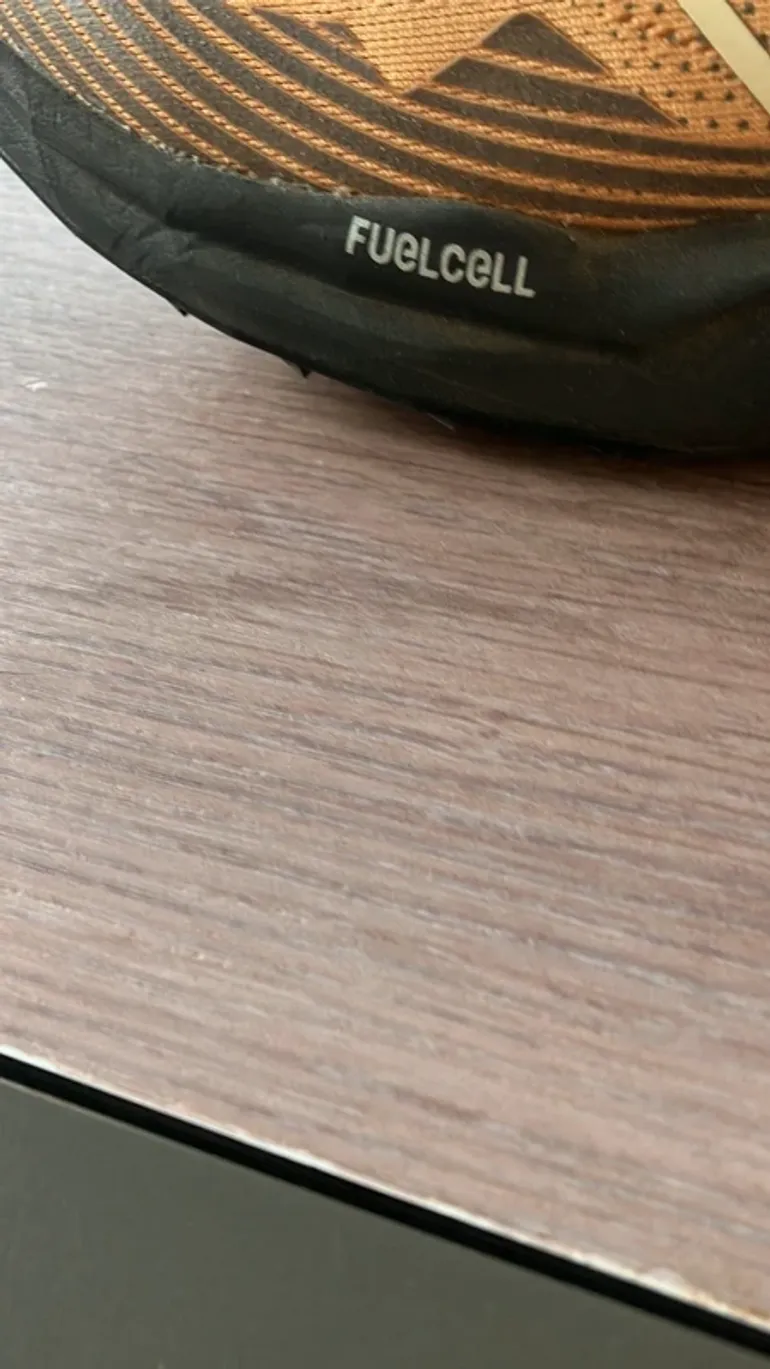 New Balance FuelCell Venym bike usato — immagine 9 di 9