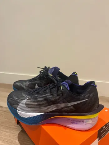Used Nike ZoomX Vaporfly Next%4 bike — image 2 of 10