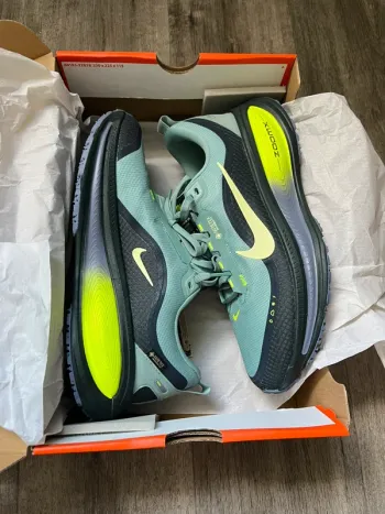 Gebrauchtes Nike Vomero 18 GoreTex bike — Bild 9 von 9