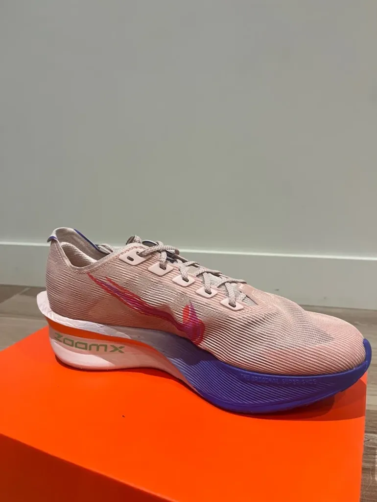 Used Nike ZoomX Vaporfly Next%4 bike — image 4 of 10