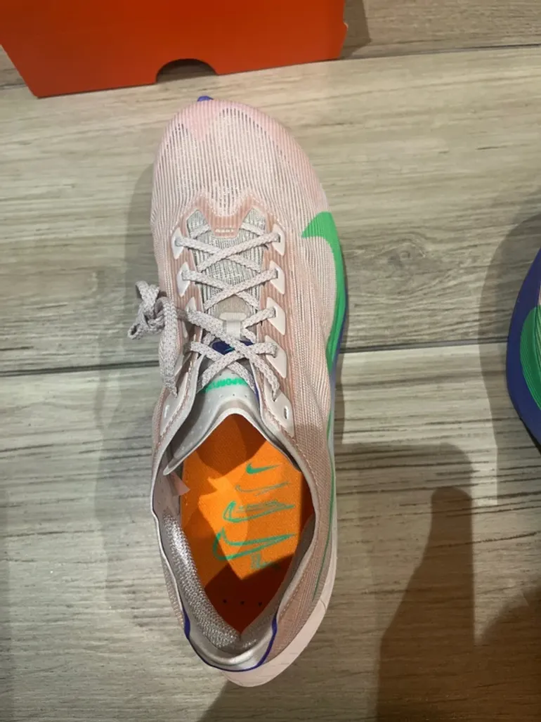 Used Nike ZoomX Vaporfly Next%4 bike — image 10 of 10