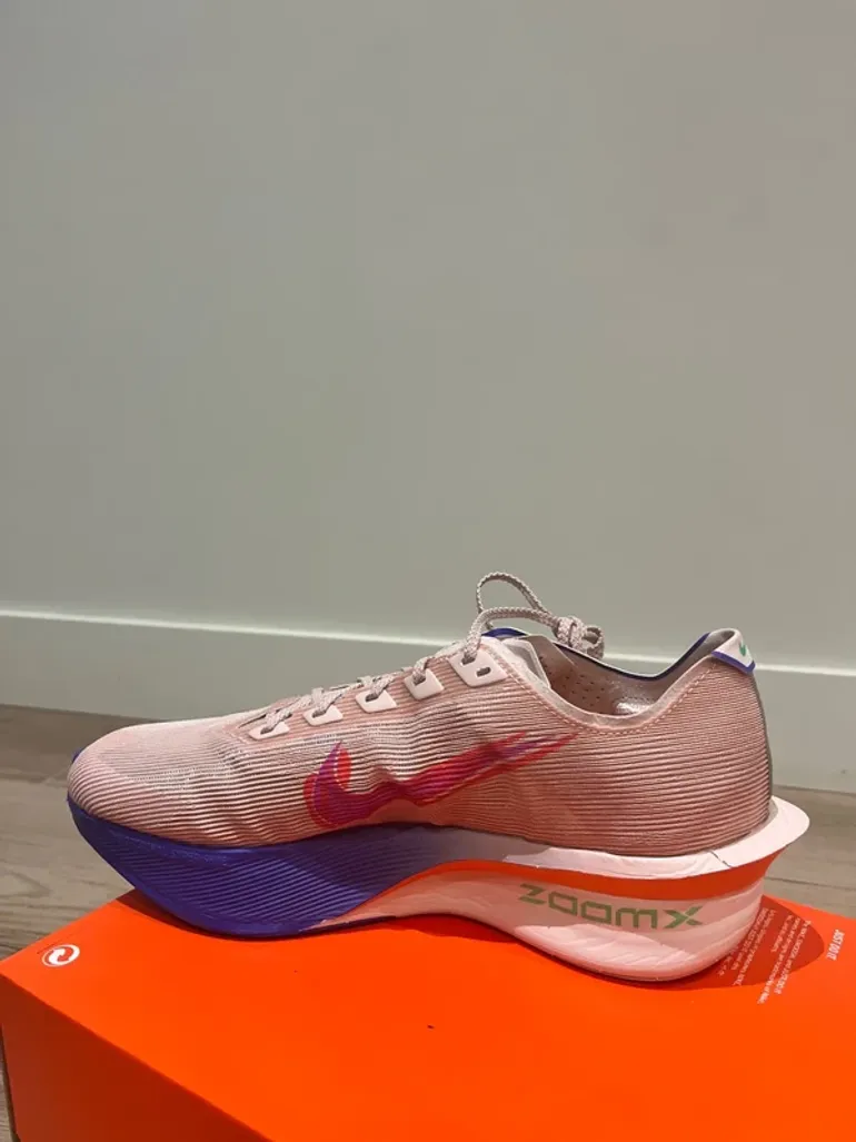 Used Nike ZoomX Vaporfly Next%4 bike — image 3 of 10
