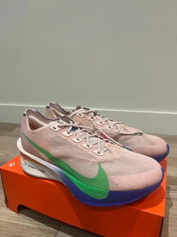 Used Nike ZoomX Vaporfly Next%4 bike — image 5 of 10