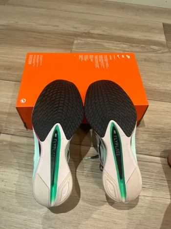Gebrauchtes Hyper ZoomX Vaporfly Next% 4 bike — Bild 7 von 8