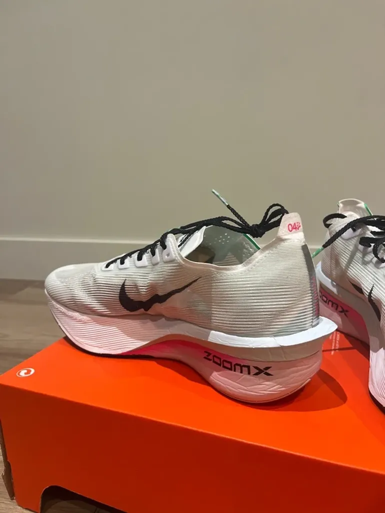 Gebrauchtes Hyper ZoomX Vaporfly Next% 4 bike — Bild 3 von 8