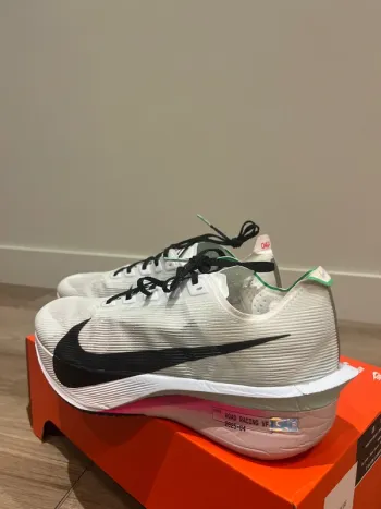 Gebrauchtes Hyper ZoomX Vaporfly Next% 4 bike — Bild 2 von 8
