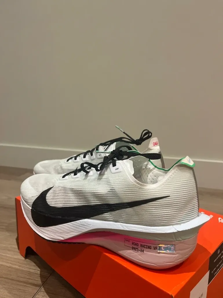 Gebrauchtes Hyper ZoomX Vaporfly Next% 4 bike — Bild 2 von 8