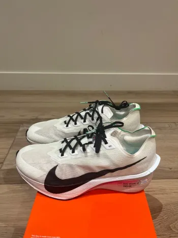Gebrauchtes Hyper ZoomX Vaporfly Next% 4 bike — Bild 5 von 8
