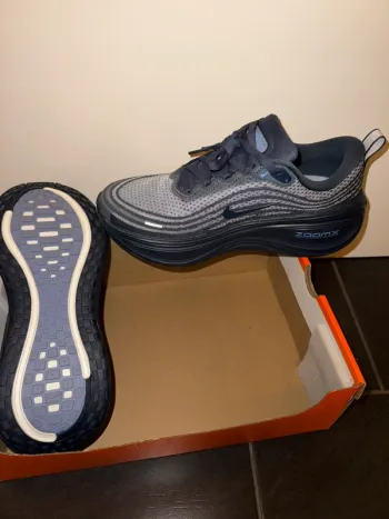 Nike Vomero Plus bike usato — immagine 4 di 7