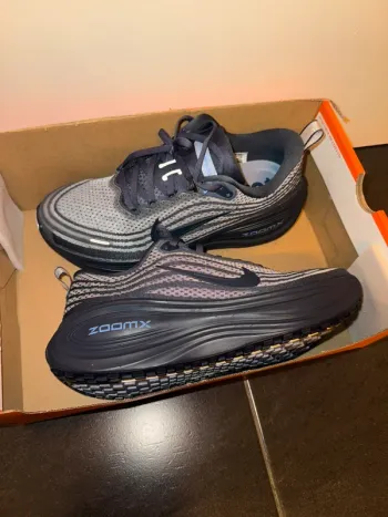 Used Nike Vomero Plus Running Shoes