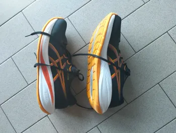 Used Asics Gel Cumulus 28 bike — image 2 of 7
