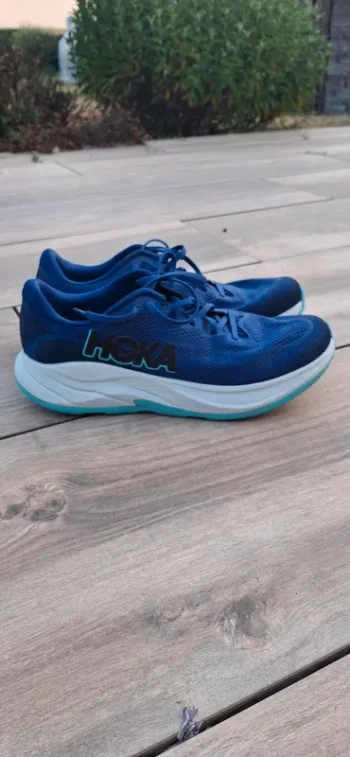 Hoka Running Shoes bike usato — immagine 2 di 4