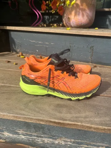 Brugt Asics Gel Trabuco Running Shoes