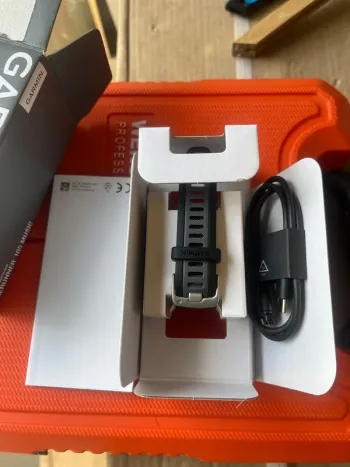 Used Garmin Forerunner 165 Music bike — image 2 of 6