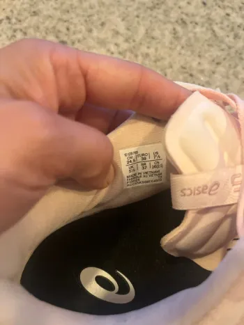 Used Asics Novoblast 5 bike — image 8 of 10