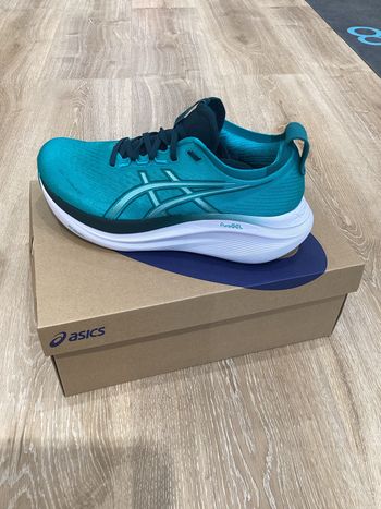 Tweedehands Asics Gel Nimbus 27 Running Shoes