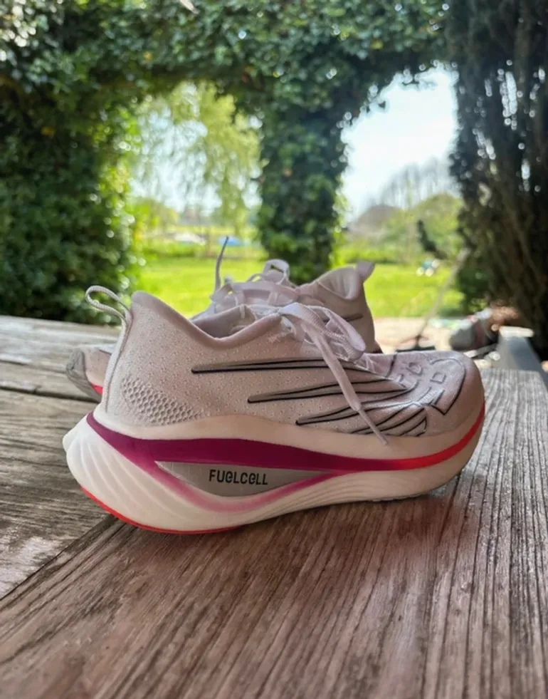 Tweedehands New Balance FuelCell SC Elite V3 bike — afbeelding 3 van 6
