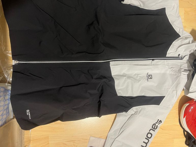 Used Salomon jacket 2025 bike — image 3 of 3