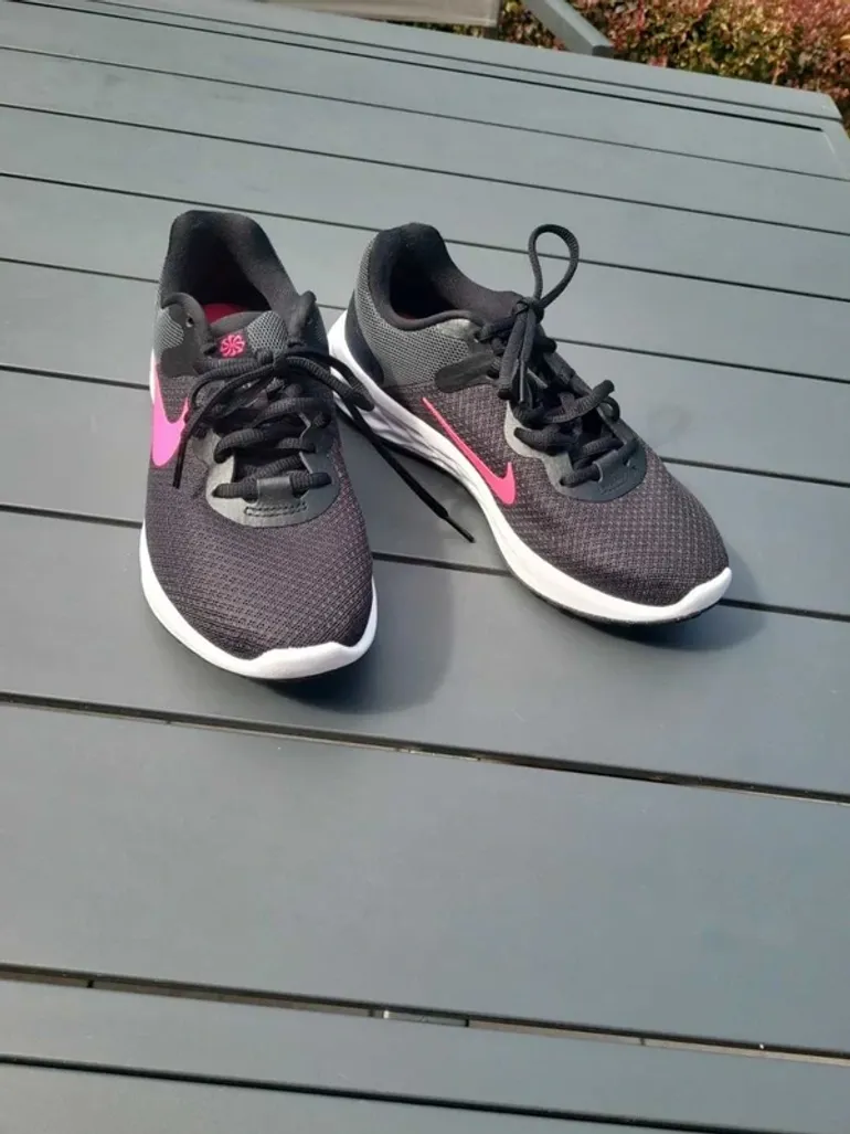 Used Rose Nike Running Schuhe bike — image 20 of 30