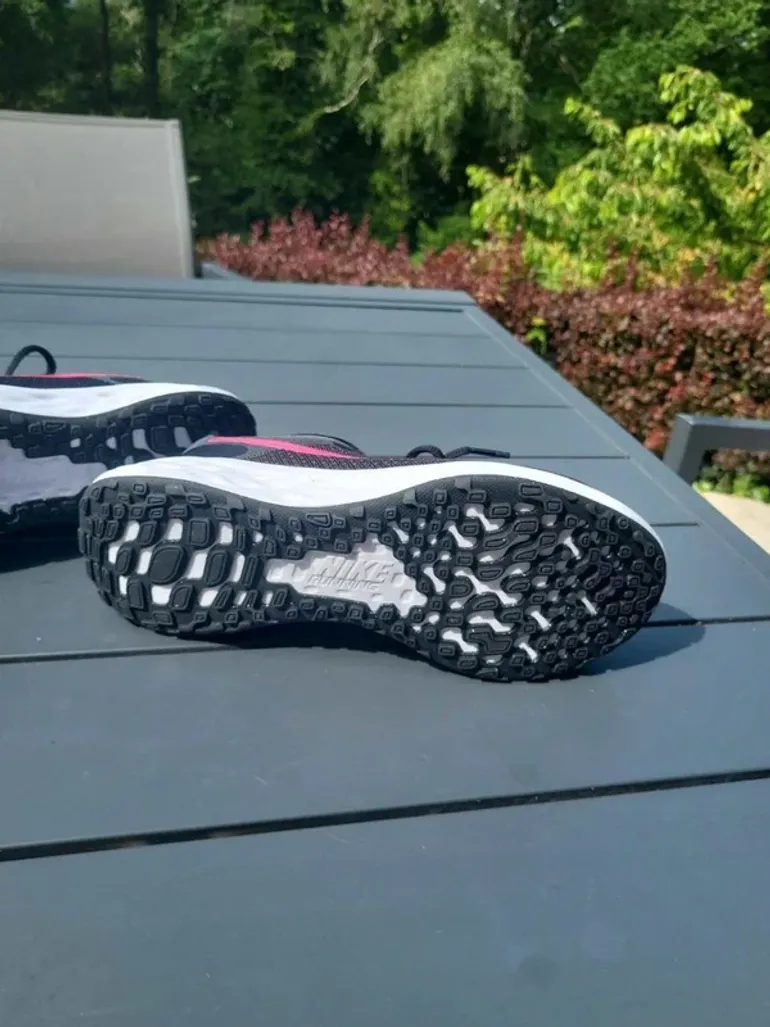 Used Rose Nike Running Schuhe bike — image 8 of 30