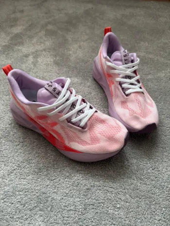 Used Asics Novablast 5 bike — image 3 of 6