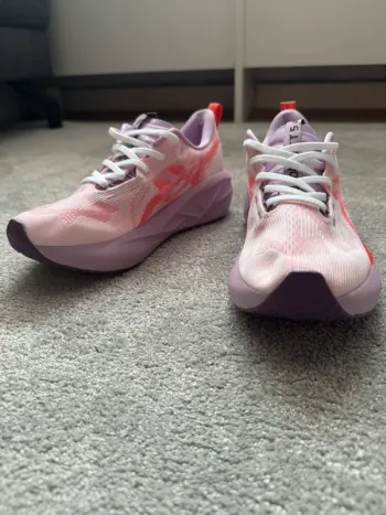 Used Asics Novablast 5 bike — image 2 of 6