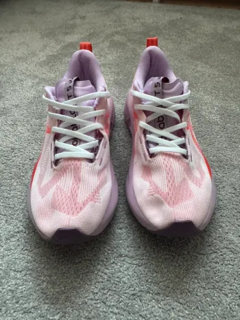Used Asics Novablast 5 Running Shoes