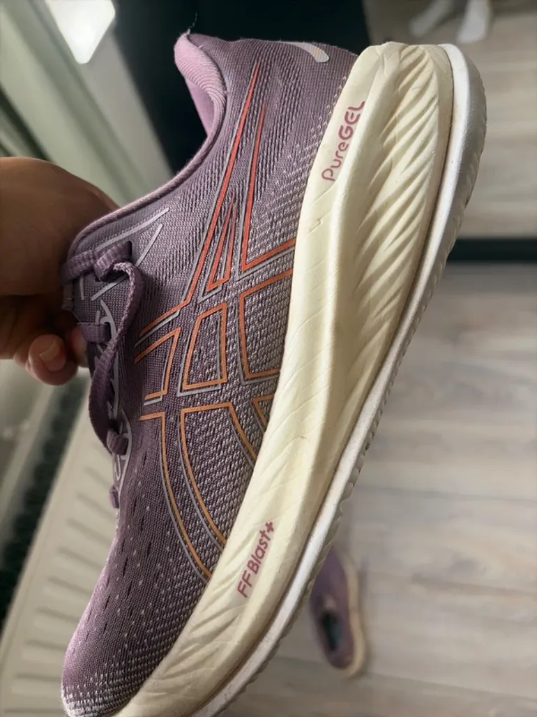 Used Asics Cumulus bike — image 5 of 7