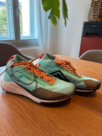 Used Nike Trail Schuhe Running Shoes