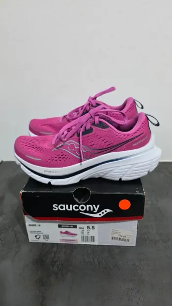 Tweedehands Saucony Running Shoes Running Shoes