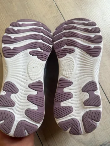 Used Asics Running Shoes bike — image 3 of 5