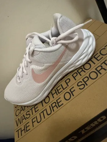 Used Nike Women's Sports Shoes Running Shoes
