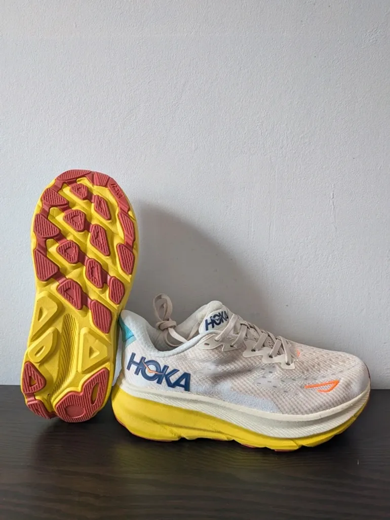 Tweedehands Hoka Clifton 9 bike — afbeelding 2 van 6