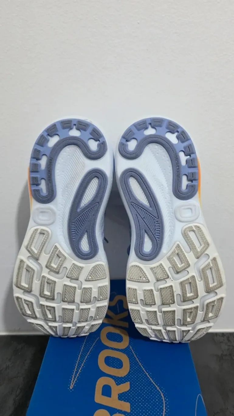 Used Brooks Running Shoes bike — image 6 of 7