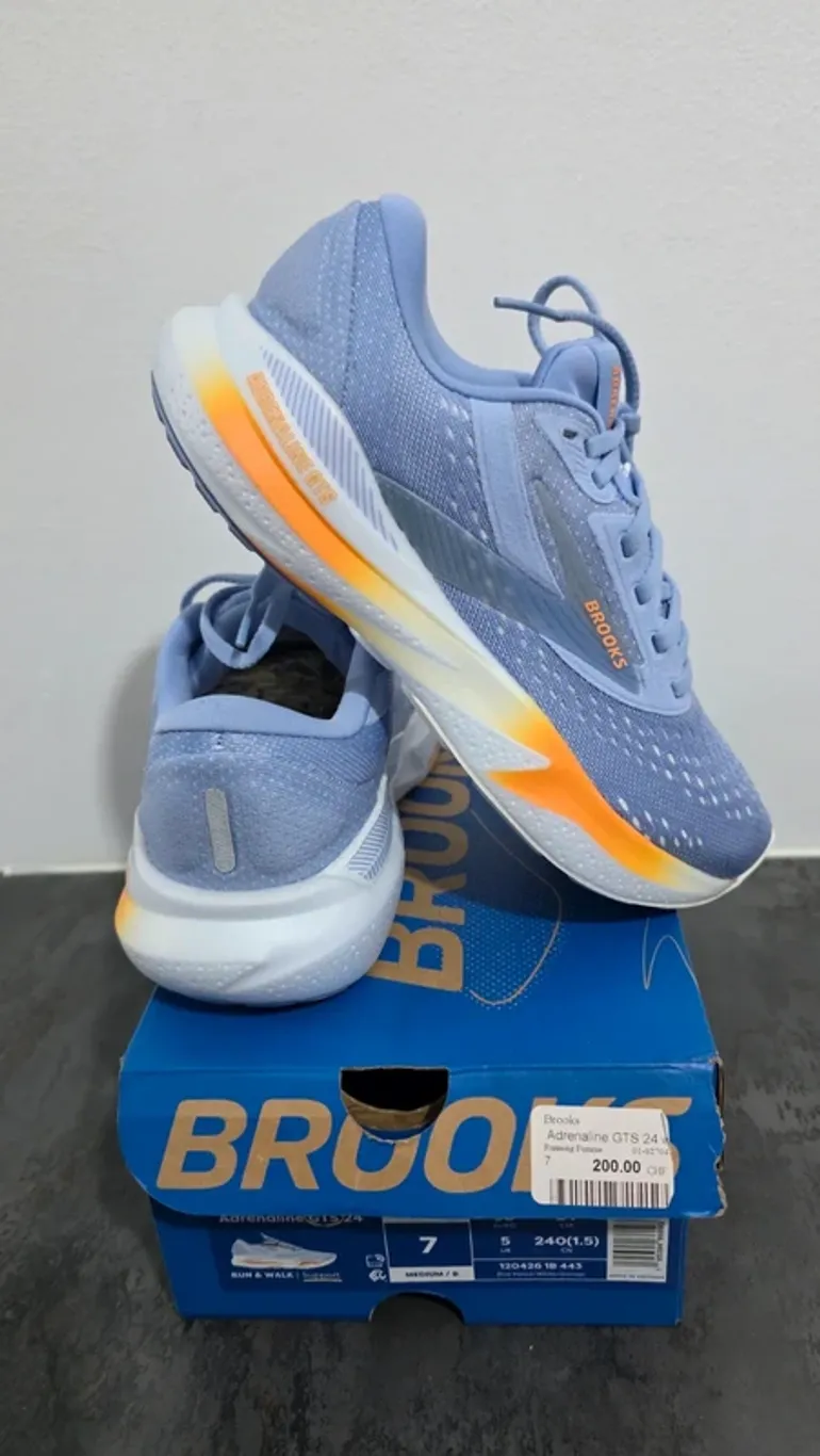 Used Brooks Running Shoes bike — image 2 of 7