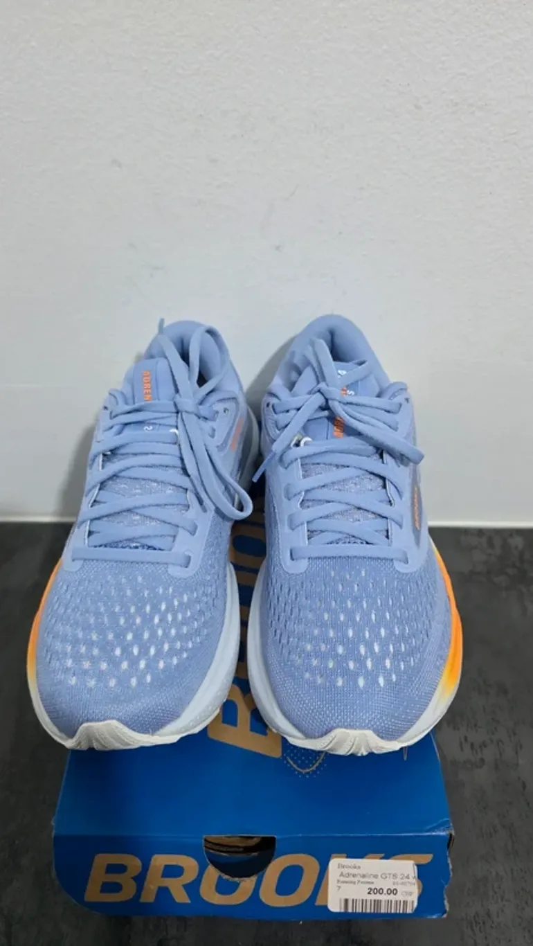 Used Brooks Running Shoes bike — image 3 of 7