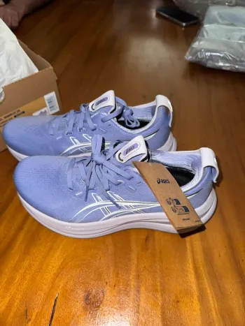 Brugt Asics Nimbus 28 Running Shoes