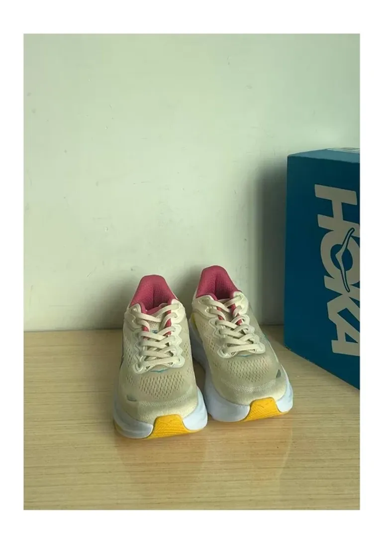 Hoka Bondi bike d'occasion — image 2 sur 5