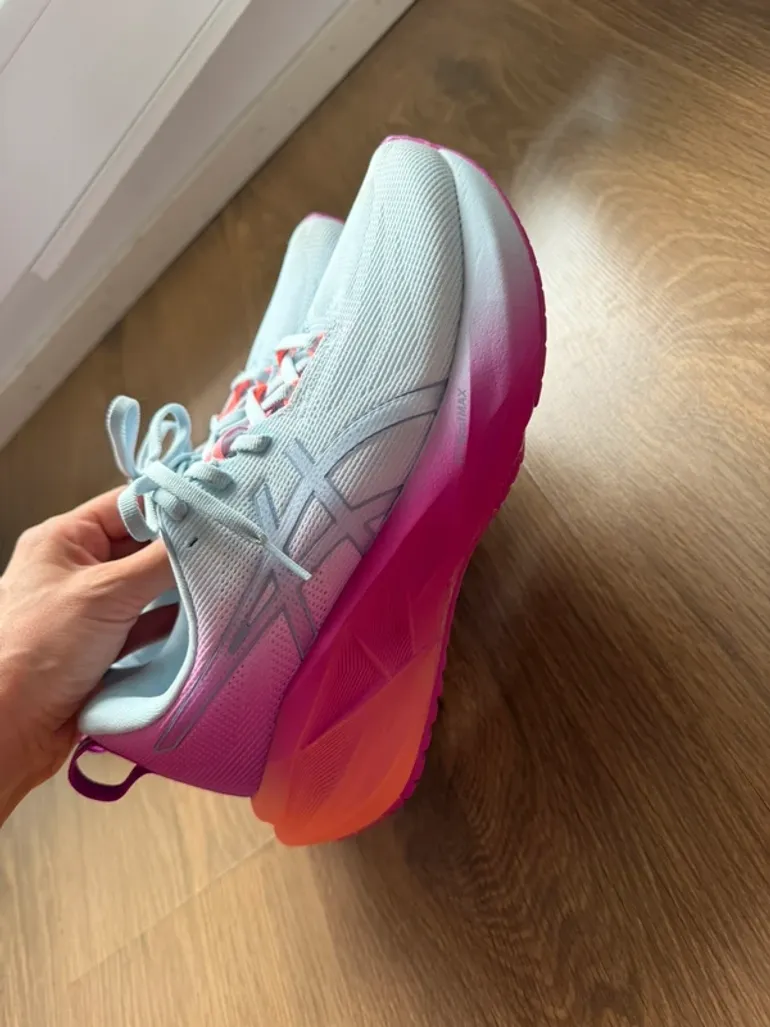 Used Asics Novablast 5 bike — image 3 of 5