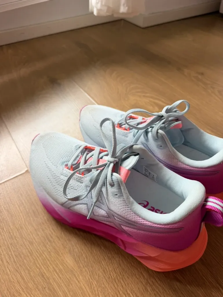 Used Asics Novablast 5 bike — image 5 of 5