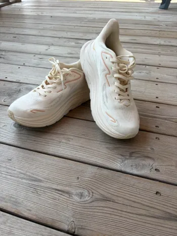 Used Hoka Clifton 10 bike — image 2 of 4