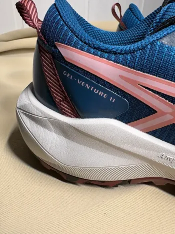 Used Asics Gel Venture 11 bike — image 2 of 8