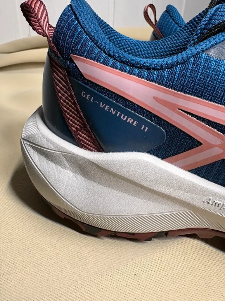 Used Asics Gel Venture 11 bike — image 2 of 8