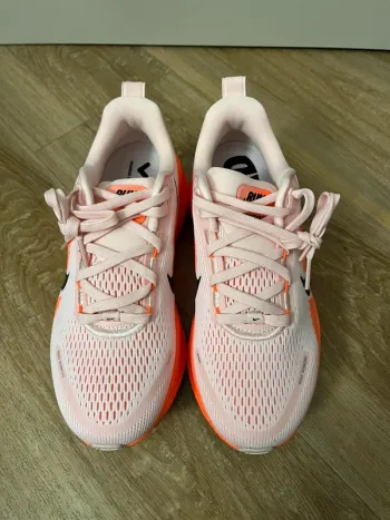 Nike Vomero 18 bike d'occasion — image 4 sur 9