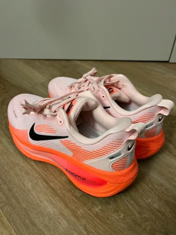 Nike Vomero 18 bike d'occasion — image 3 sur 9