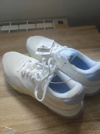 Used Adidas IH0798 Running Shoes