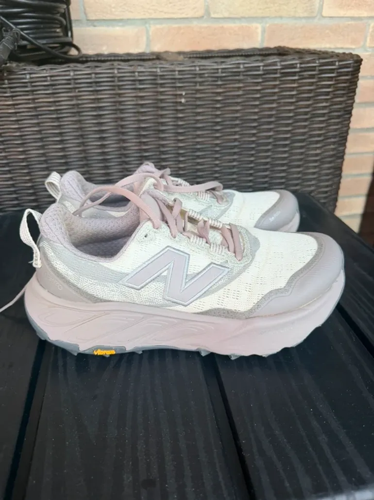 New Balance Hierro V9 bike de segunda mano — imagen 9 de 14